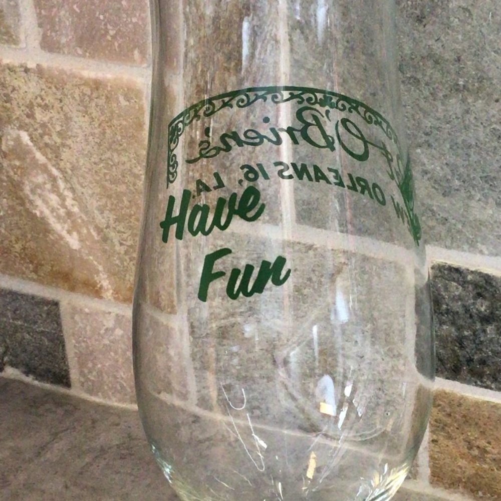 Set of two vintage Pat O'Brien's glasses, hurricane & stemmed cocktail - Picture 4 of 6